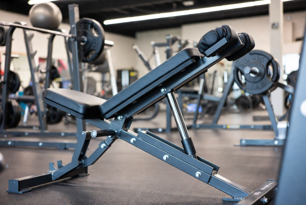 Gladiator vs Husky Work Bench