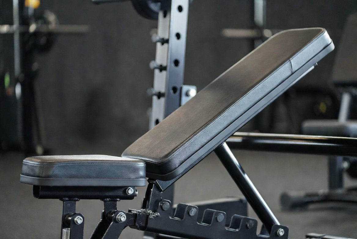 Incline Bench vs Flat Bench Muscles Worked